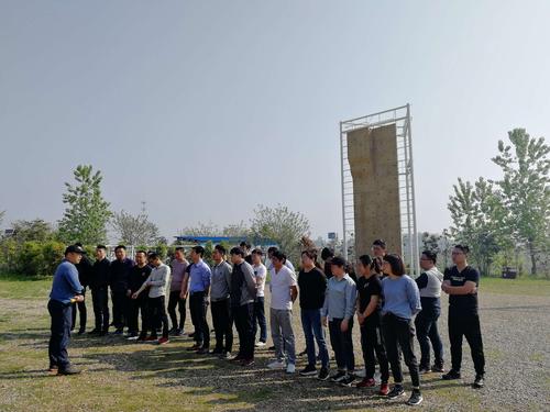 新澳开奖结果历史查询和女孩拓展营被罚去世与女生拓展训练